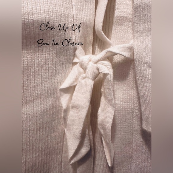 NWT Women’s Textured Knit Crew Neck Long Sleeved Sweater White Size L - Picture 3 of 7